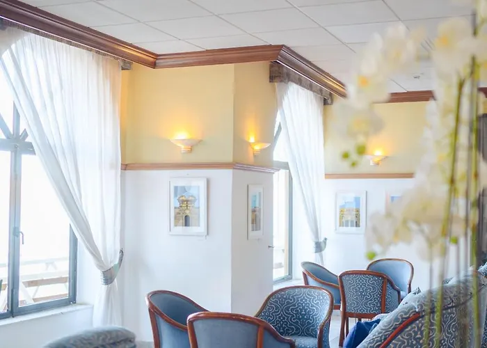 Gillieru Harbour Hotel 4*