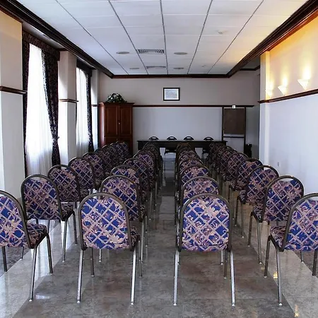 Gillieru Harbour Hotel