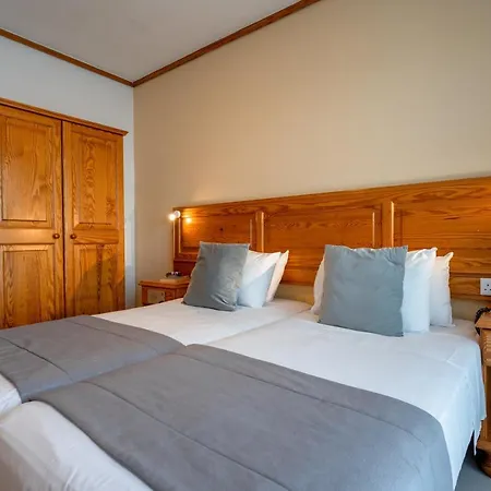 Gillieru Harbour Hotel