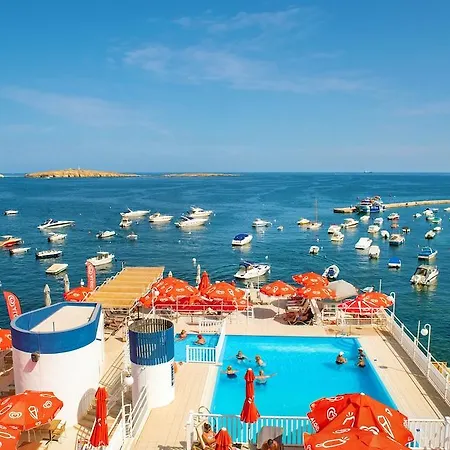 Gillieru Harbour Hotel 4*