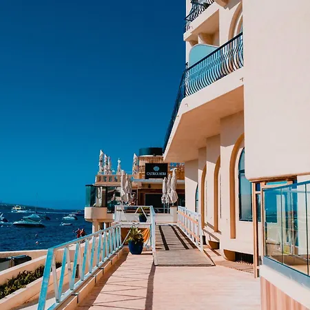 Gillieru Harbour Hotel