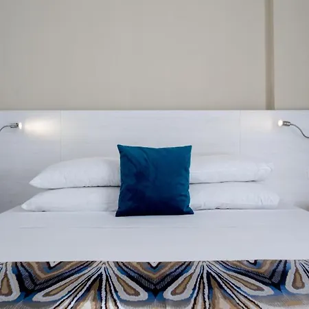 Gillieru Harbour Hotel 4*
