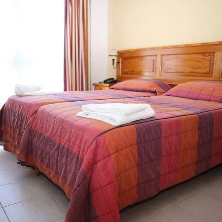 Gillieru Harbour Hotel