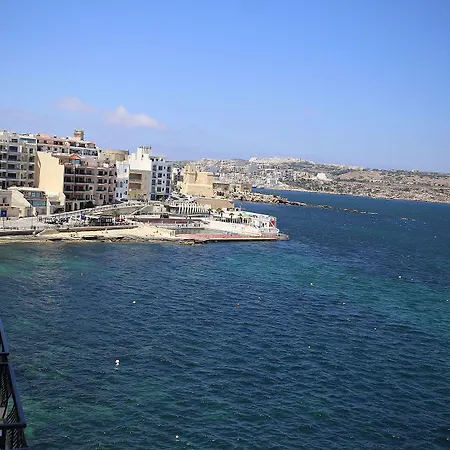 Gillieru Harbour מלון 4*