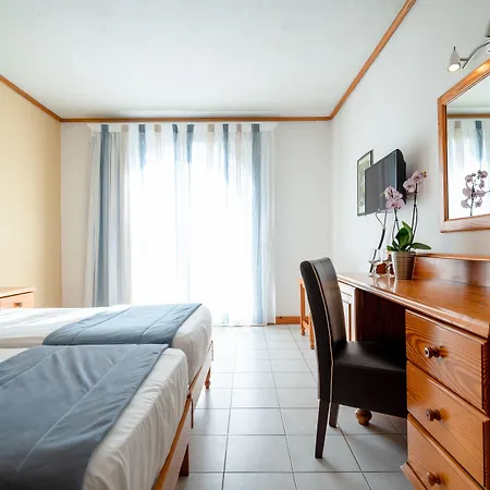 Gillieru Harbour Hotel