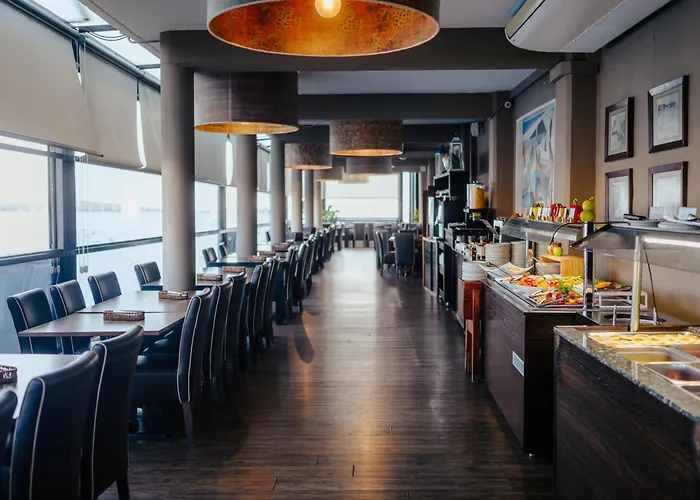 Отель Gillieru Harbour