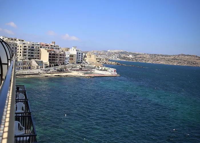 Gillieru Harbour Hotel 4*