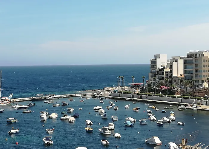 Gillieru Harbour Hotel