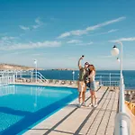 Hotel Gillieru Harbour