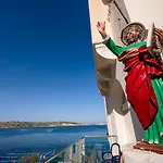 Hotel Gillieru Harbour