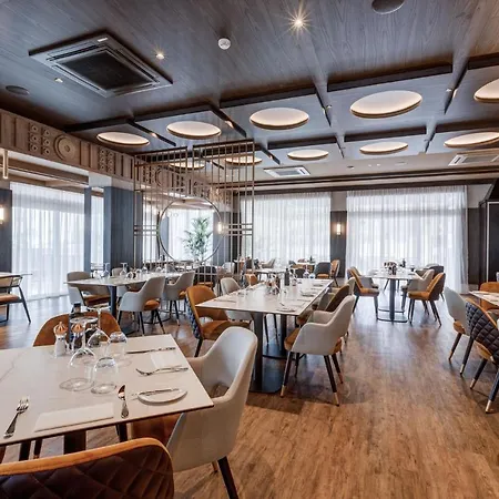 吉利耶海港酒店